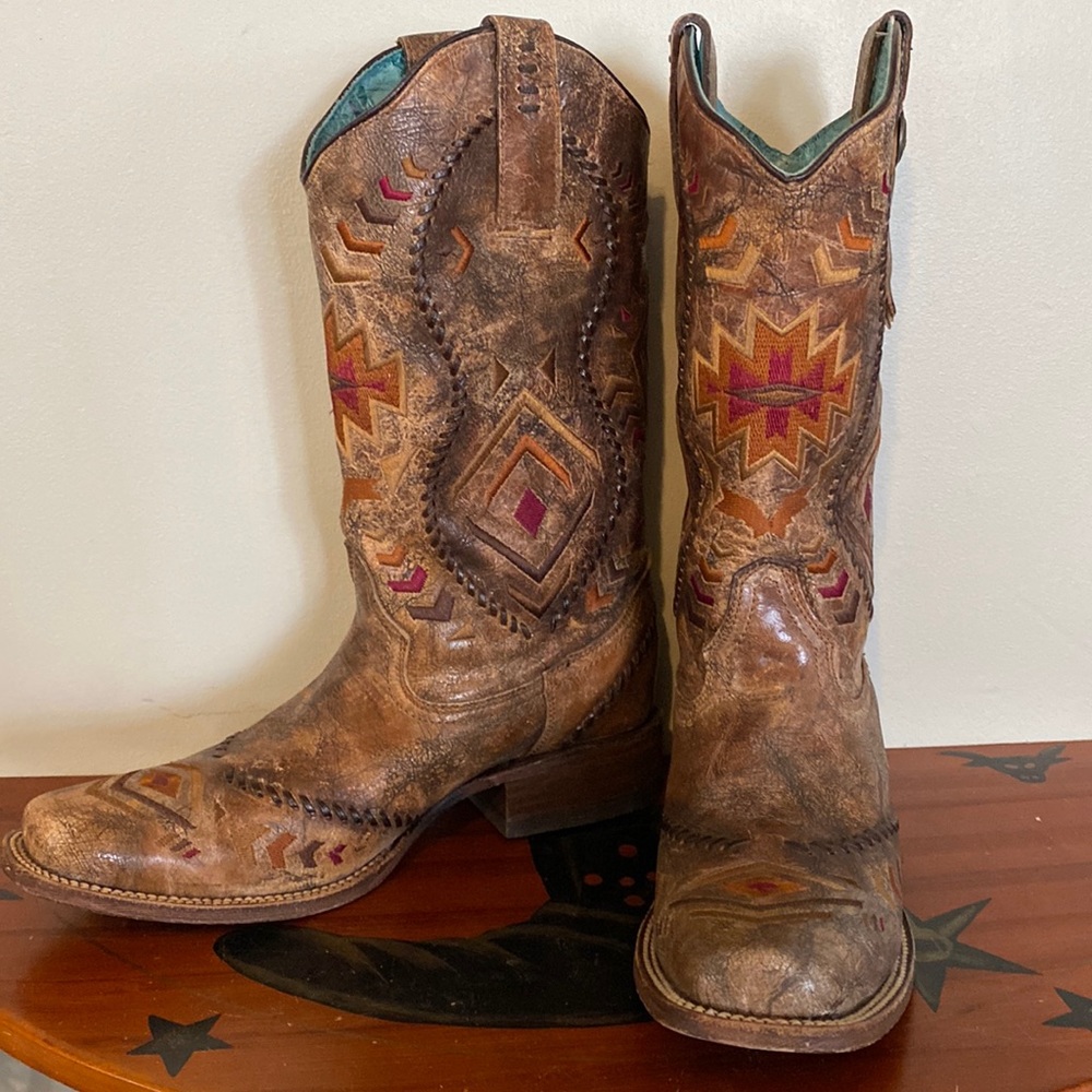 Barley Worn Corral boots size 10. Fit like a 9
